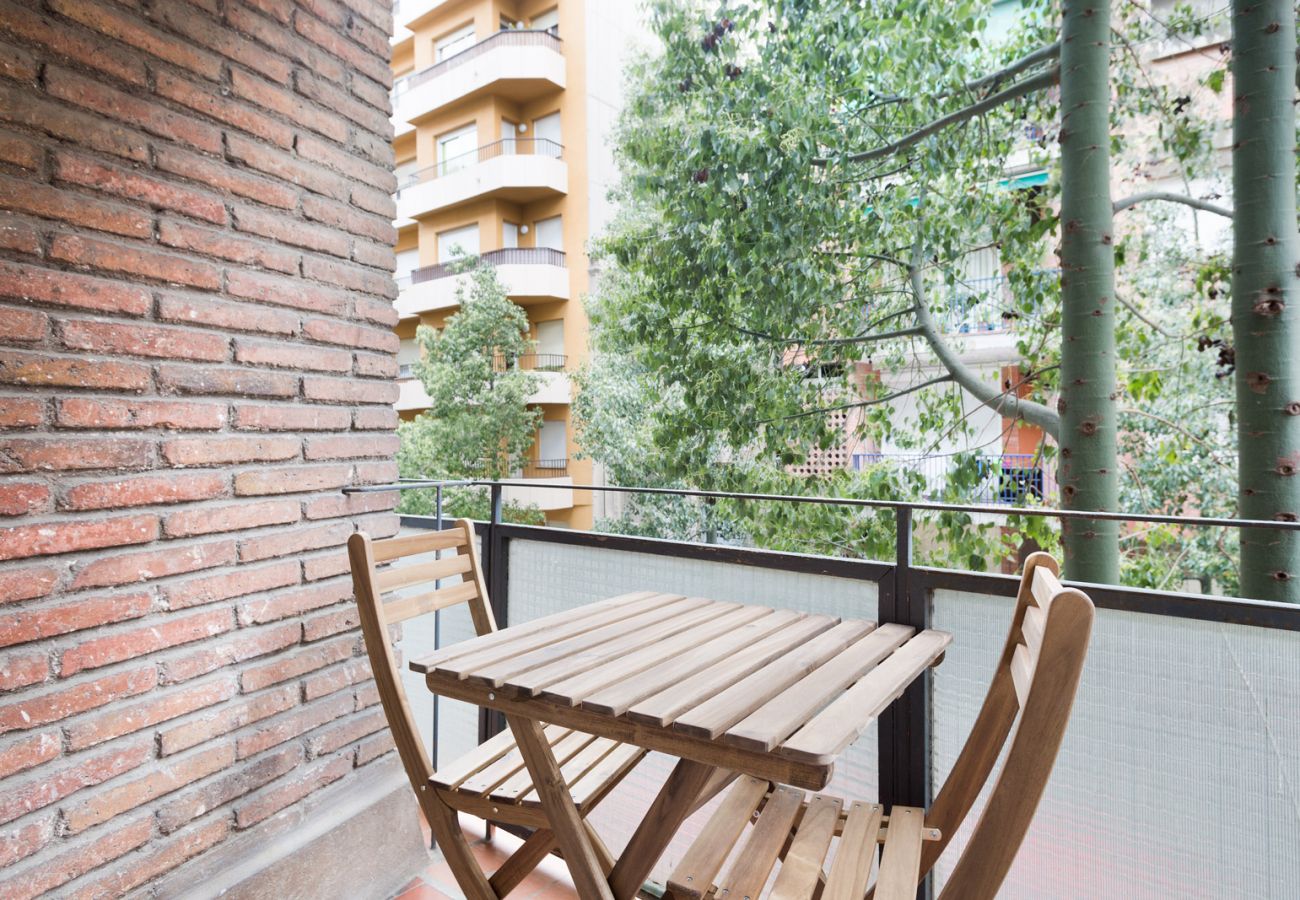 Apartamento en Barcelona - Stunning 3Br Apt. with Balcony