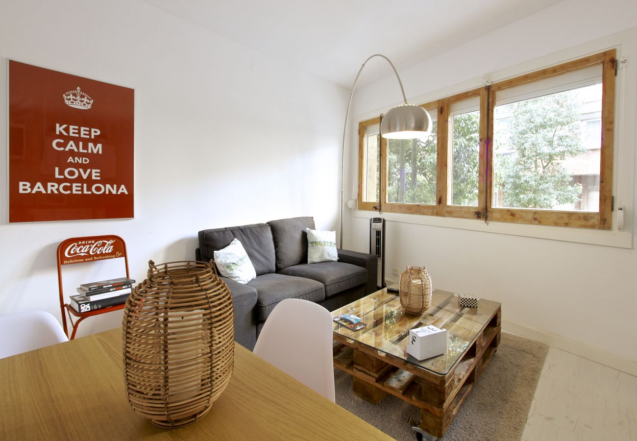 Apartamento en Barcelona - Luminous 2Br Affordable Apt.