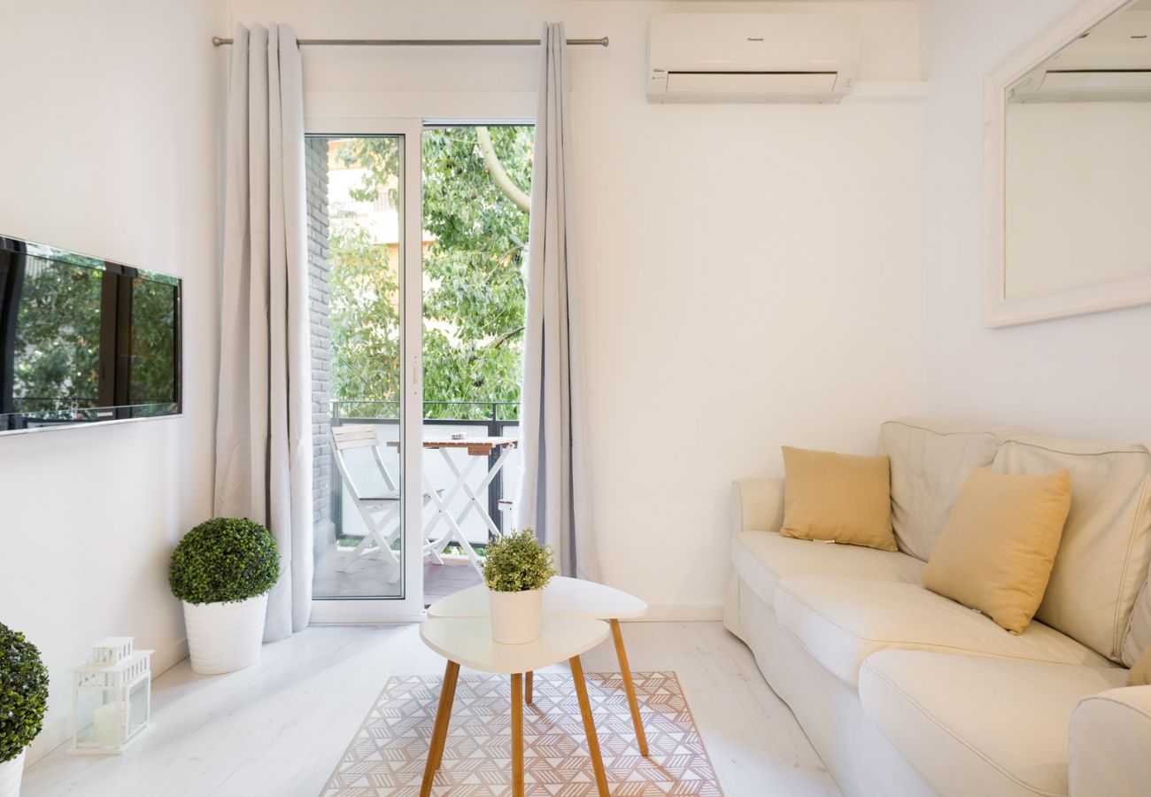 Apartamento en Barcelona - White Deco 3Br Apt. with Balcony