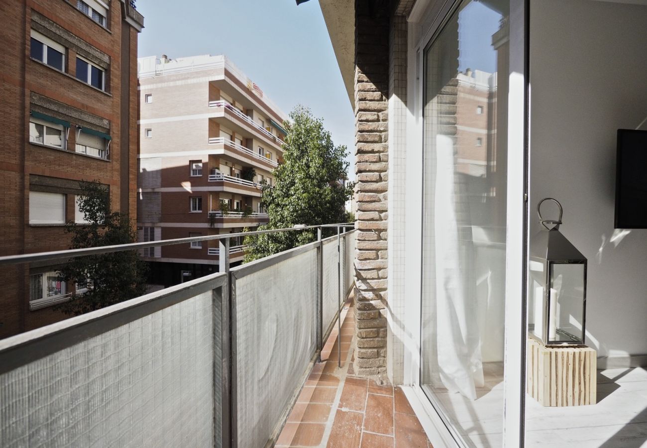 Apartamento en Barcelona - Sumptuous 2Br Apt. with balcony