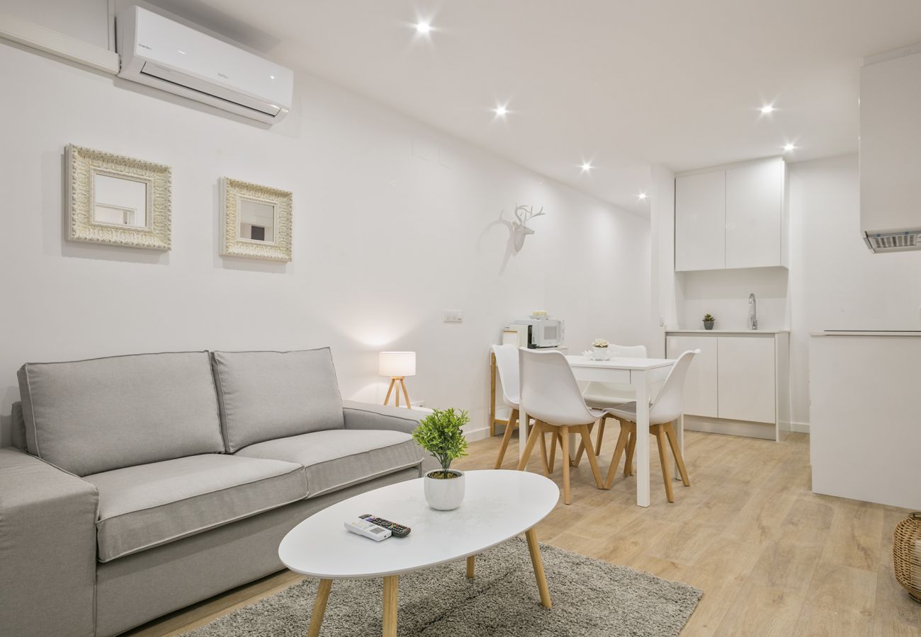 Apartment in Barcelona - Awesome Brand New 3Br Apt.