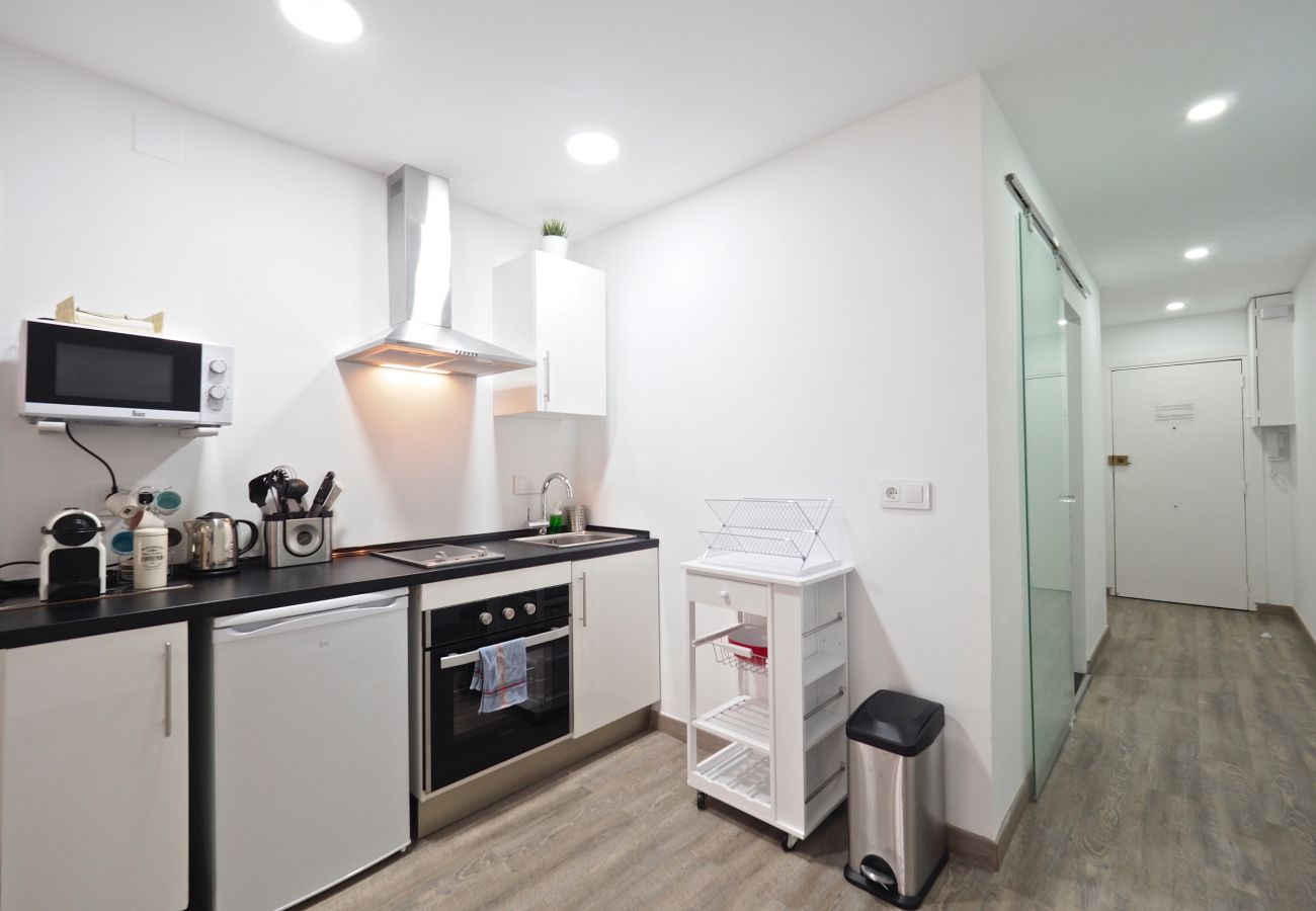 Apartment in Barcelona - Stunning 3Br Apt. with balcony