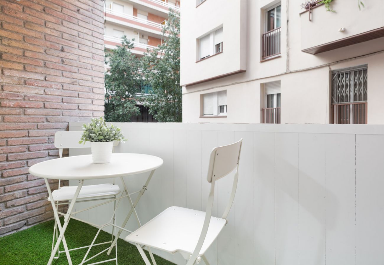 Apartment in Barcelona - Fabulous 3Br Apt. with Balcony