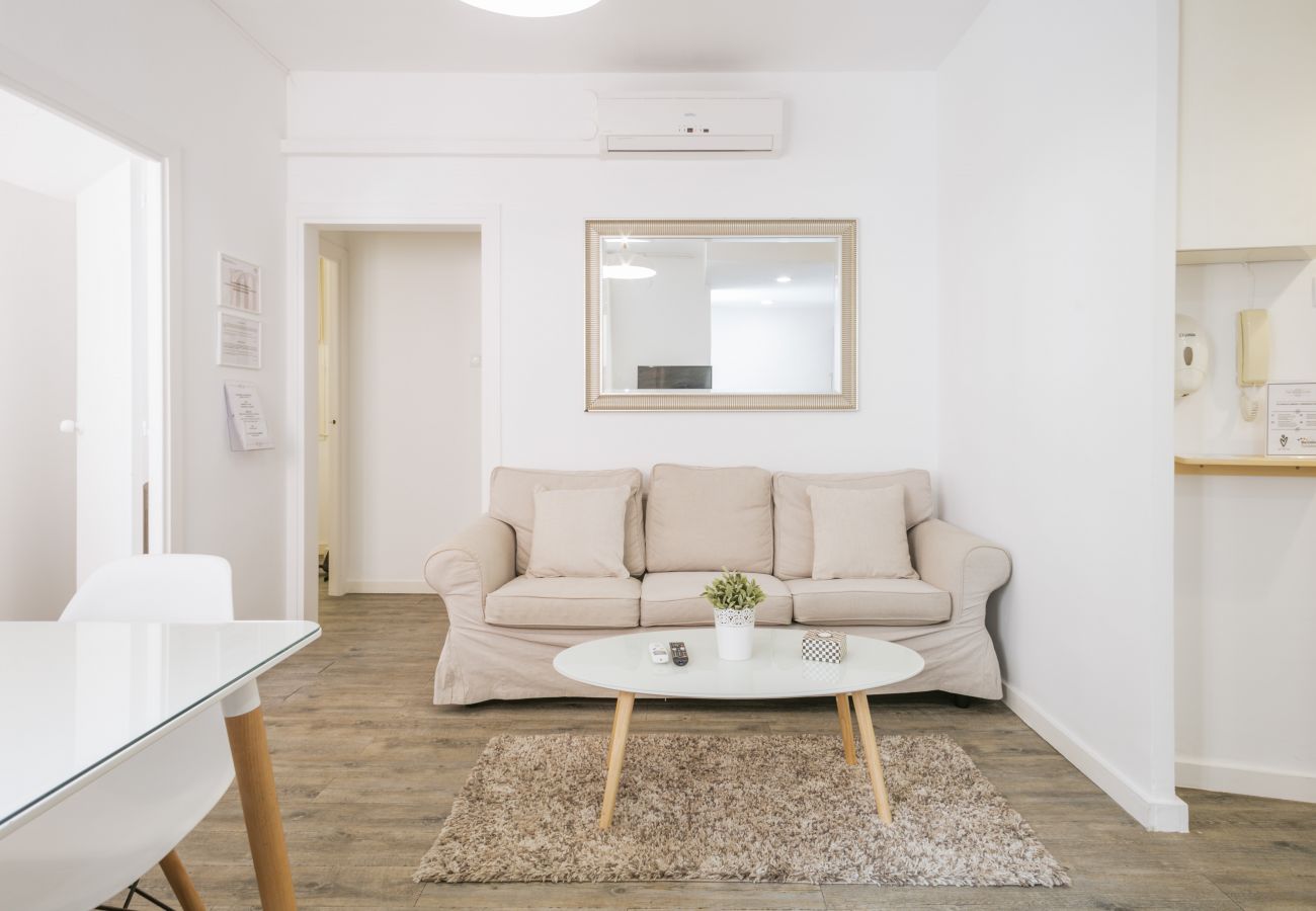 Apartment in Barcelona - Stylish and Cozy 3Br Apt.